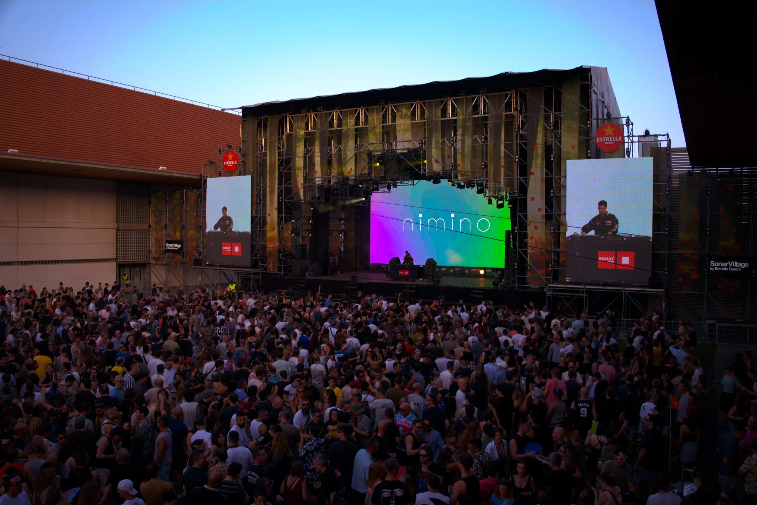 Nimino en set au SonarVillage, Sónar 2026